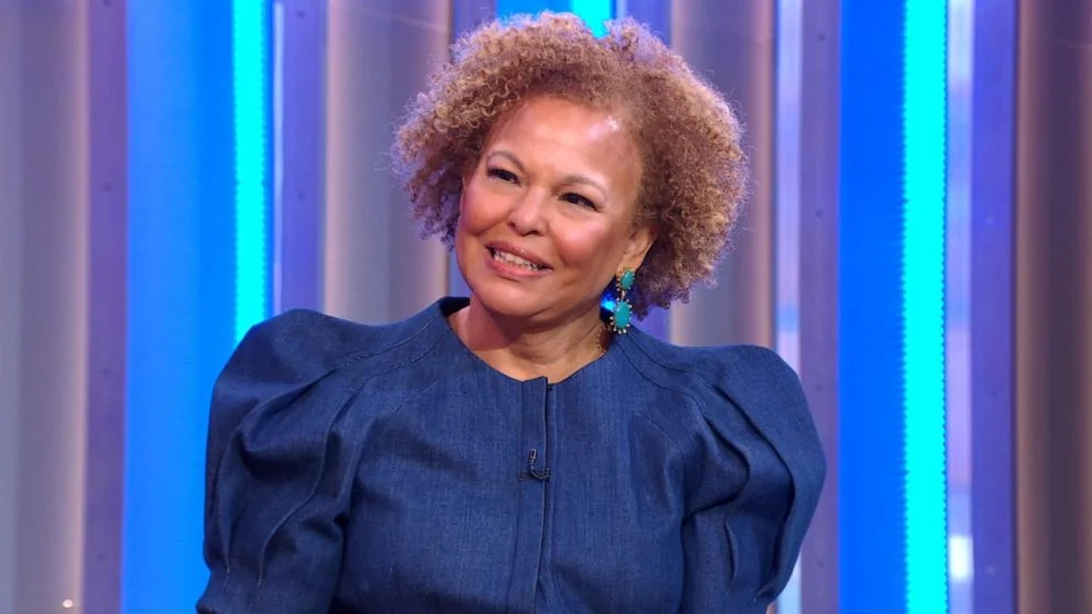 Debra Lee Davidson Net Worth
